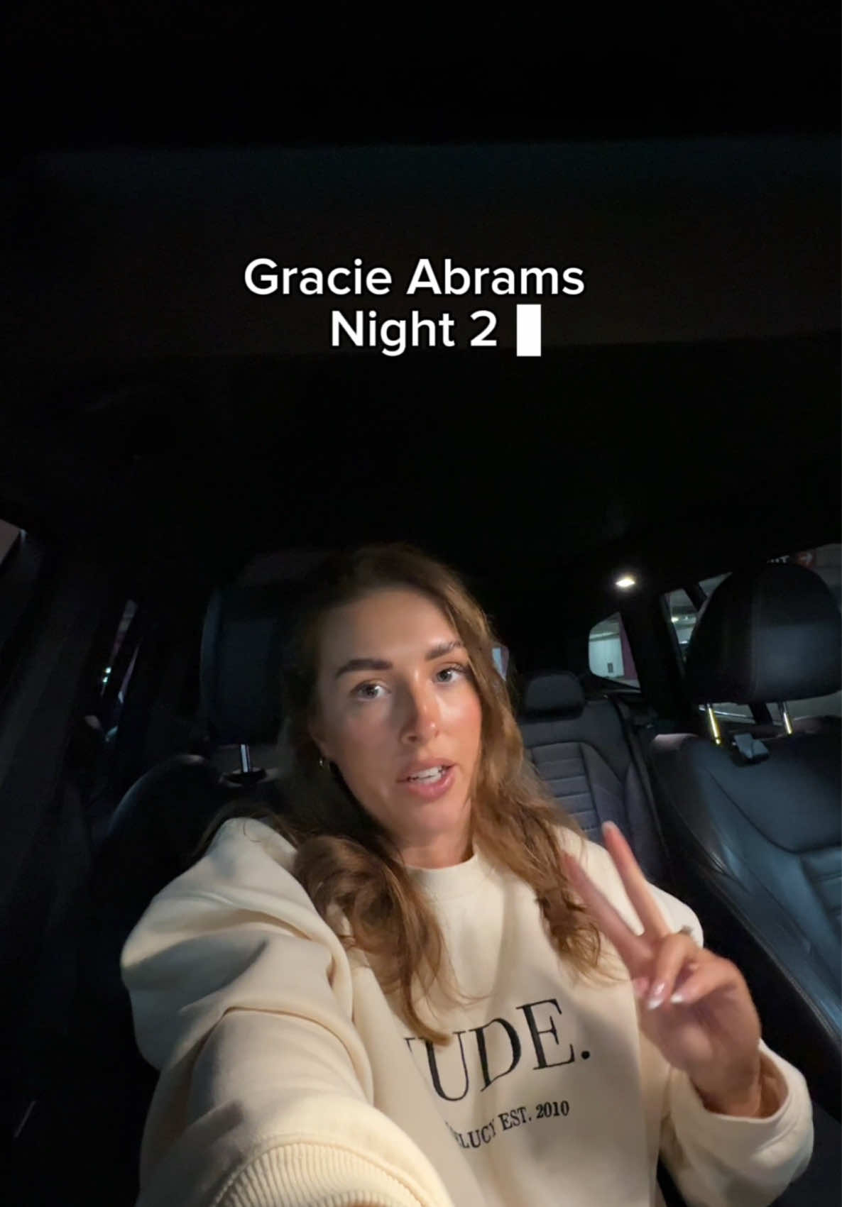 Gracie Abrams outfit rush 😅  @gracie abrams #brisbanenight2#outfit #bows #brisbane #tsoutour #gracie #gracieabramsbrisbane #brisbaneentertainmentcentre #gracieabramsconcert 