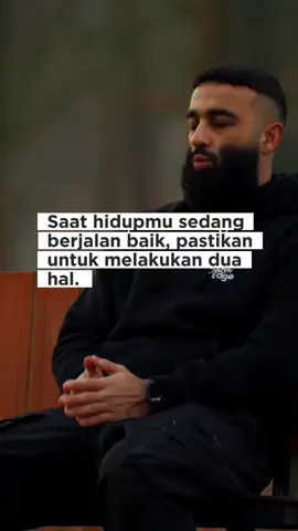 Saat hidupmu sedang naik, tetap tenang. Jangan buru-buru pamer, jangan terlalu banyak bicara. Simpan rencanamu rapat-rapat sampai benar-benar jadi kenyataan. Dan jangan lupa bersyukur… karena apa pun bisa berubah dalam sekejap. Allah berfirman: وَإِذْ تَأَذَّنَ رَبُّكُمْ لَئِن شَكَرْتُمْ لَأَزِيدَنَّكُمْ 