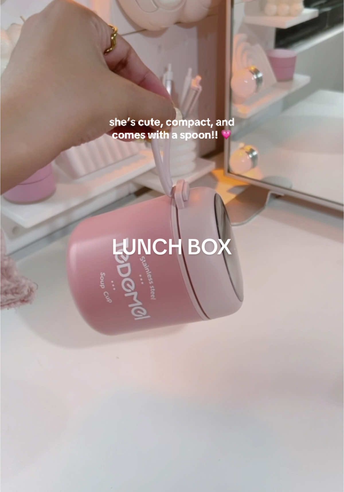 Lovd thiss! #foodcontainer #lunchboxwithspoon #lunchbox #foodcontainerwithspoon 