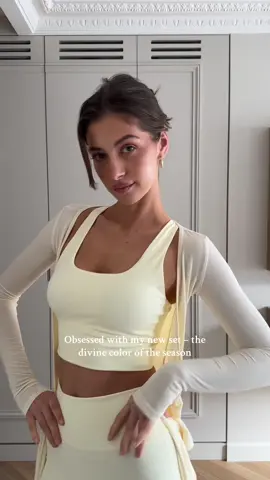 Wearing the prettiest lemon shade🍋 #exercere #fyp #activewear #livenow #foryoupagе #lemon