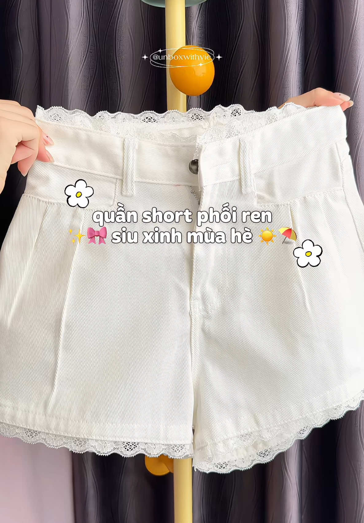 Chàiii ơi lần đầu tiên mua được em quần short trắng giá r.ẻ mà ưng ý như vậy #review #unboxwithvie #xuhuong #xuhuongtiktok #viral #xh #quanduinu #quanshort #quanshortnu #thoitrang #fashion #quanduiren #quanshortphoiren #homnaymacgi #macgidexinh #macgihomnay #phoido #phoidoxinh #phoidonu #reviewquanao #muataitiktok 