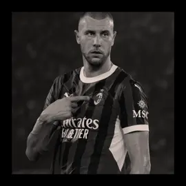 بافلو 🪨 . #acmilan , #pavlovic , #fyp .