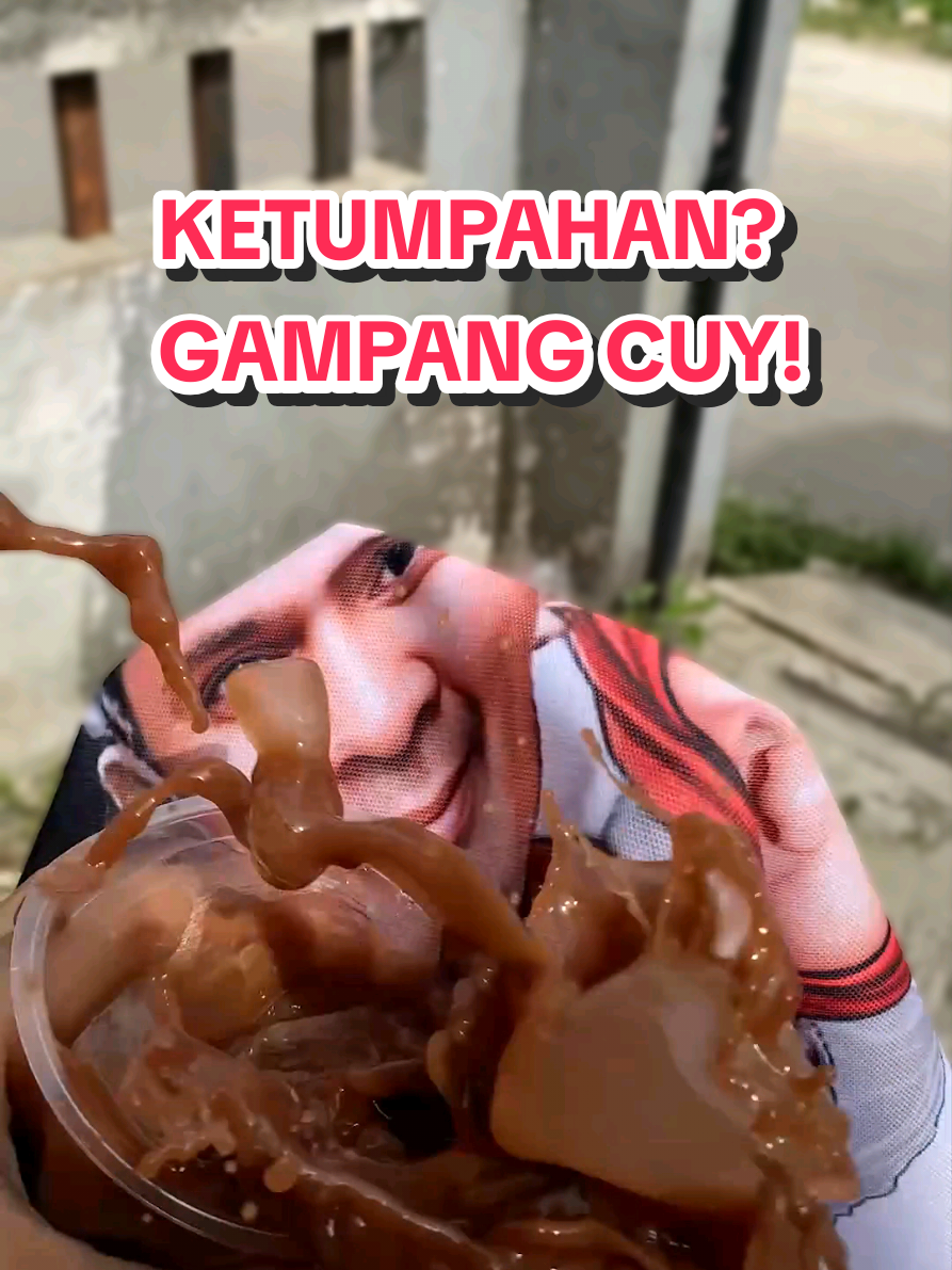 Jangan panik kalau tumpah, masih bisa diselamatkan 😎👌#mahakaryaphoto #cetakfoto #bingkaifoto #wedding #weddingtiktok #prewedding #wisuda #walldecor 