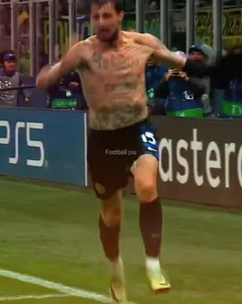 inter milan 💙🖤#intermilan #forzainter #final#championsleague #inter #barca #footballtiktok #fyp #viral #foruyou 