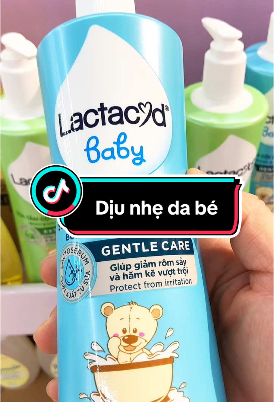 sữa tắm gội cho bé yêu lactacyd dịu dàng như vòng tay mẹ yêu . Có 2 màu xanh dương và xanh lá nha ba mẹ oi #lactacydbaby #lactacydbabywash #suatamgoichobe #suatamgoitreem #suatamchobe 