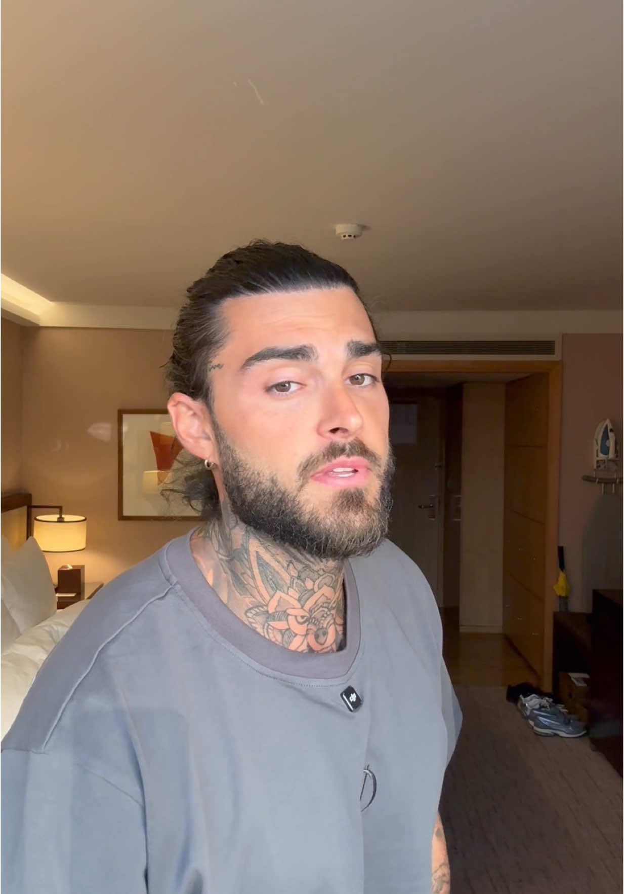 Petit tutoriel pour ceux qui veulent avoir une photo en etant seul.