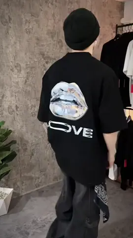 หลายคนกําลังสอบถามเกี่ยวกับชุดนี้และแนะนําให้ทุกคน#tshirt #tshirts #fyp