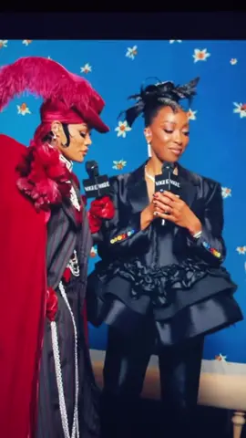 BY FAR my fav moment of this met gala  #teyanataylor #metgala #metgala2025 #annehathaway 