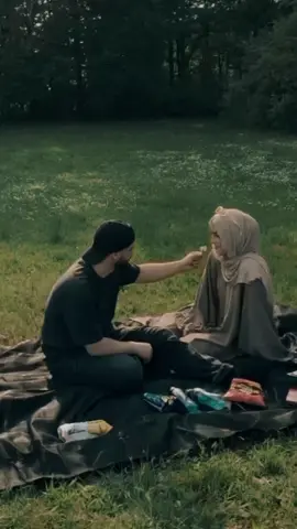 وجَاء حنون ڪأنهُ دوَاء لِروحي. 🤍🥺 .  .  . #الحب_الحلال #الحجاب_الشرعي #couplemuslim #🖤🖤👑 #الحجاب_الشرعي_جمال_المرأة🦋 #الحجاب_حياء_وعفه_وستر #حجابي_سر_سعادتي #fyp #CapCut 
