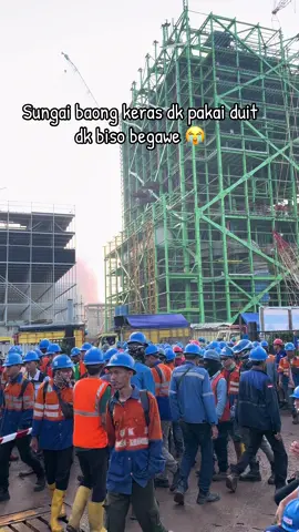 Tolong jangan tanyo info loker bg😭#fypシ #fyp #yp #ypfッ #kuli #kuliproyek #kulipabrik #truba #sungaibaong 