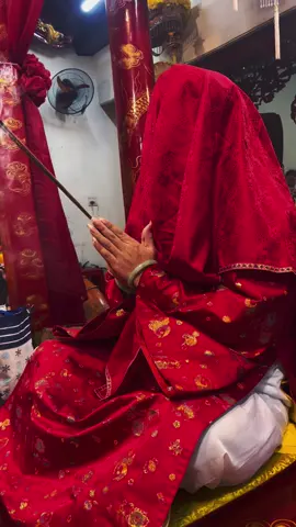 Thỉnh Tam toà Thánh Mẫu có lẽ là những giây phút thiêng liêng nhất của mỗi đồng nhân trong một vấn hầu 💗  #daomauvietnam #tamtoathanhmau  #maudenhithuongngan 