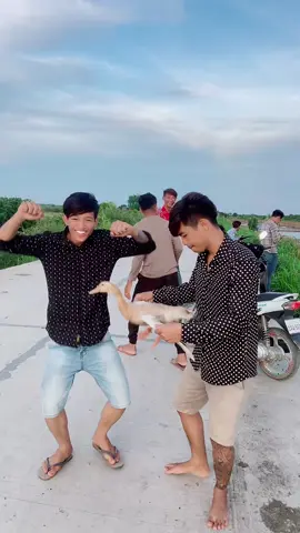 😂