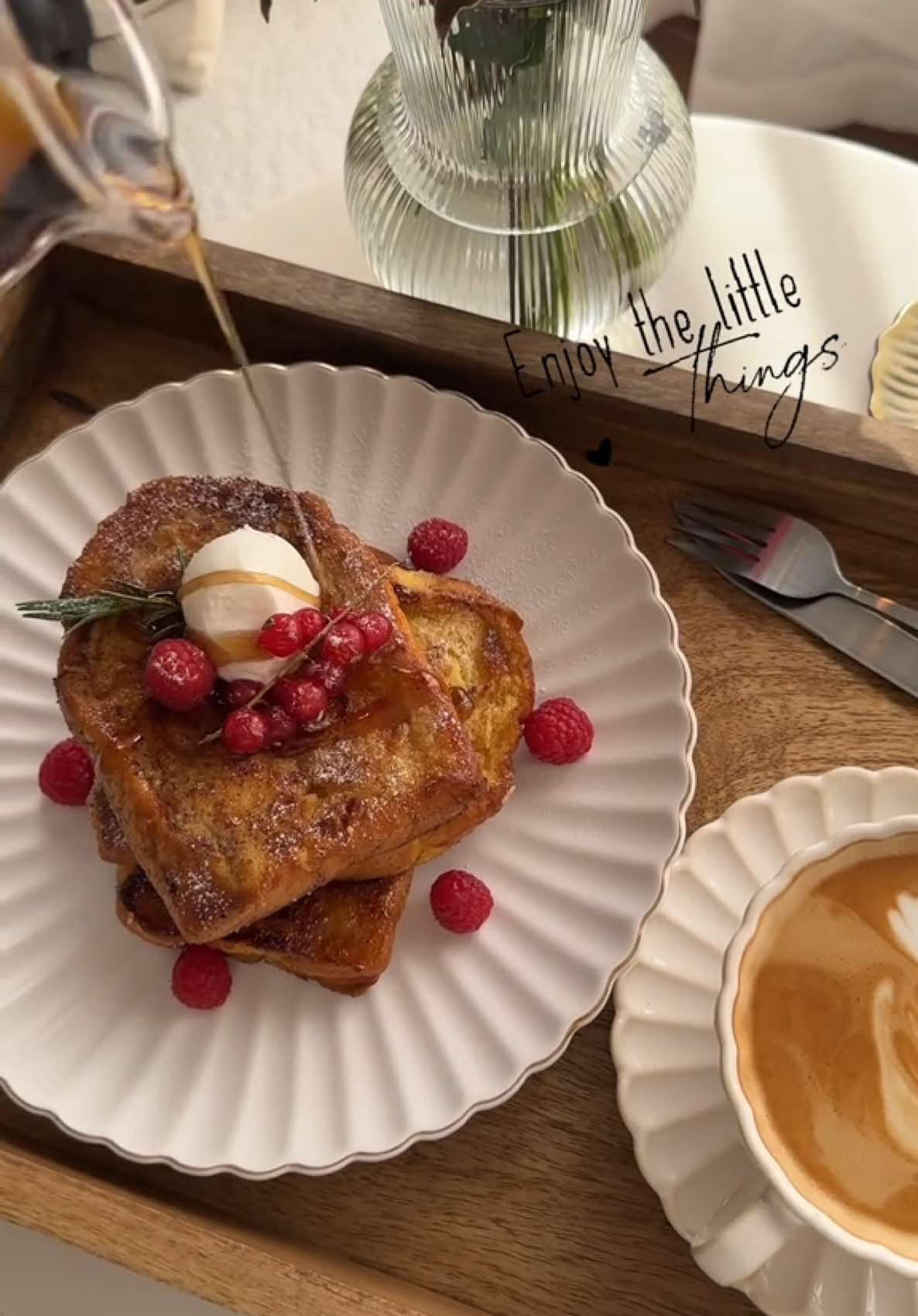 إستمتع بلحظاتك الصغيرة 🤎#fyp #happy #morning #coffee #صباح_الخير #foryoupage #foryou 