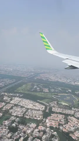 mentahan aktifitas sehari-hari di dalam pesawat Citilink Indonesia dengan view aesthetic di jakarta berkabut buat bahan prank teman pacar mantan atau selingkuhan dan juga mentahan kata-kata mutiara #katakata #storywhatsapp #mentahan #mentahanjalanjalan #mentahanvideo #mentahanstorywa #mentahanprank #mentahankata #mentahanstory #mentahankatakata #citilink #adisumarmoairport #airport #cgk 