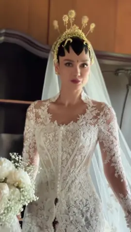 pangling banget makeup pengantin satu ini😫😍💖 #lunamaya #maximebouttier #makeup #makeupengantin #wedding #pernikahan #pernikahanidaman #menikah #tunangan #lamaran #lamaranmoment #artist #couplegoals #suamiistri #adat #adatjawa #ibadah #SAH #islam #fyp #viral #fypage #tiktok #capcut #reels #instagram #viralvideo #bismillahfyp 
