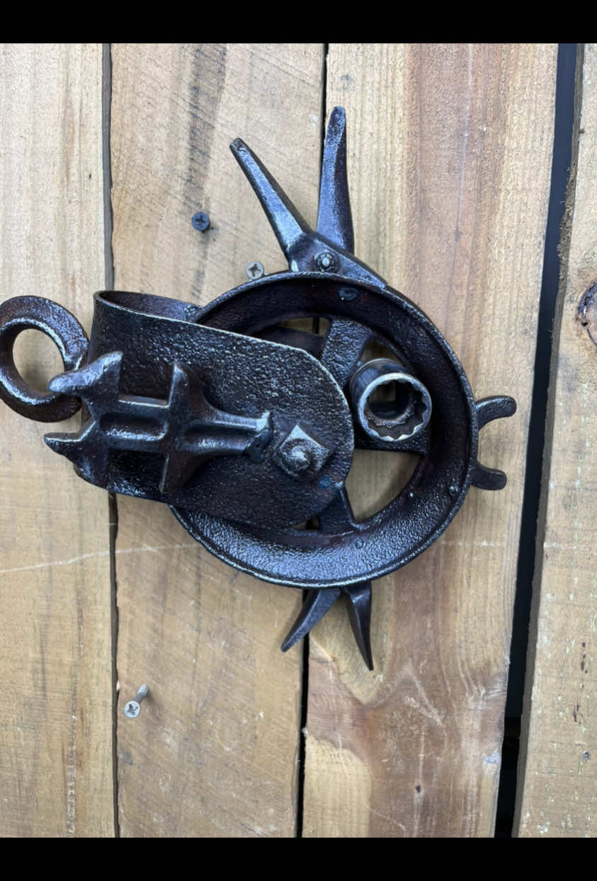 Pulley fish just listed on www.junk-yard-art.com  #metalart #artist #weldedart ##weldedart 