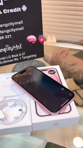 Semoga bisa ke beli🤲🏻 ~Promo cuma 11jtan iPhone 15 128gb new resmi iBox ~Gratis kepala charger original, anti gores kaca dan silicon ~Bisa cicilan tanpa DP Cicilan mulai 1jtan 12bulan ~Bisa tukar tambah Toko: Ali Store 📍Tangcity mall, lantai LG blok A27 #iphone #iphone15pink 
