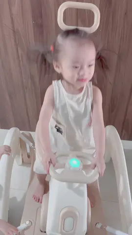 quá đã ròi mẹ ơiii 🤣🤣🤣 bà nhỏ mê títtt 🤭 #xuhuongtiktok #typシviraltiktok #pakey #nguabapbenhpakey #nguabapbenhthankypakey #embedangyeu #mebimreview 