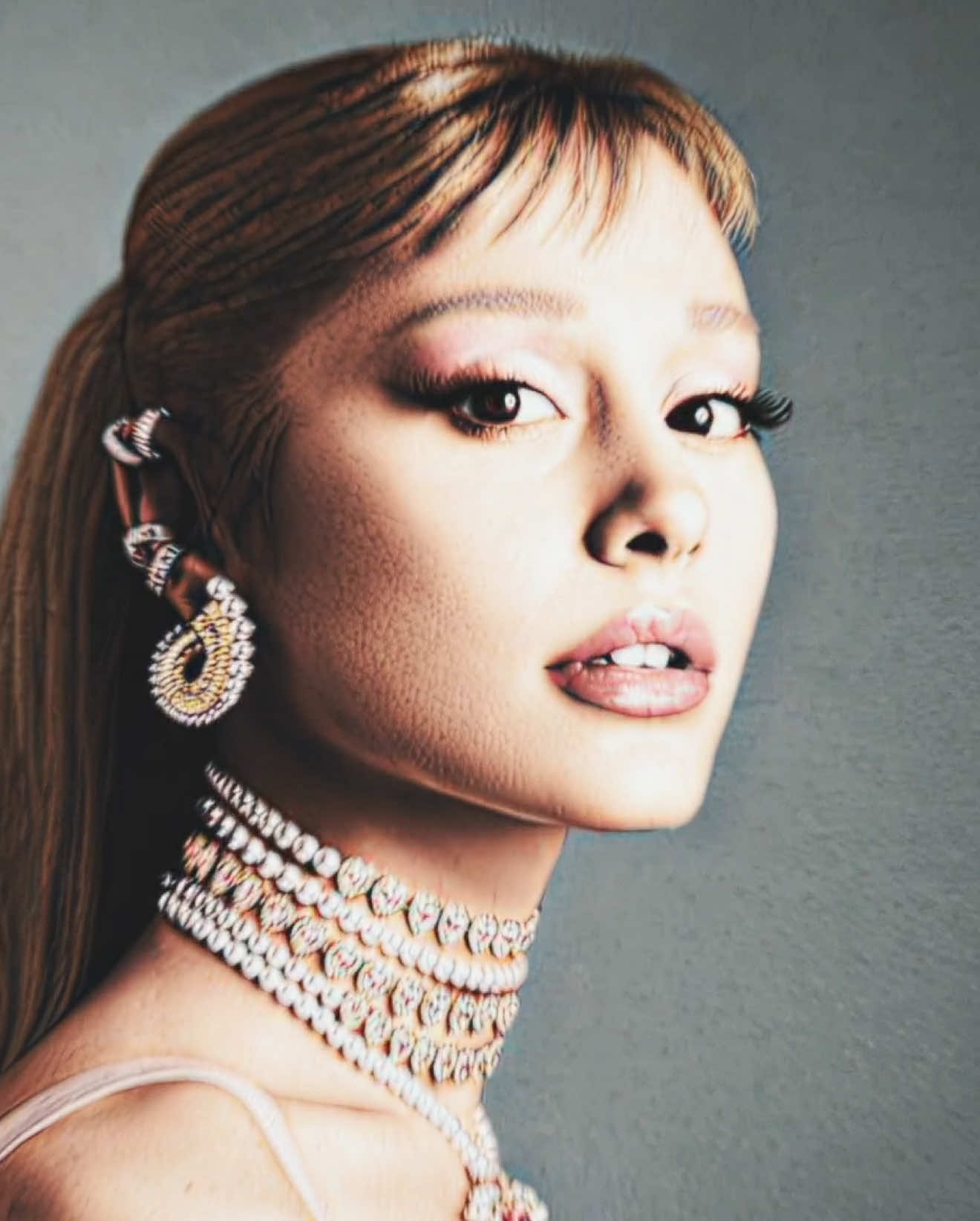they hate on her, but still stream her music 🤭 #arianagrande #arianagrandeedit #arianagrandefan #arianator #fyp #aftereffects #stvznfx  ac/ib: @maya 🧟‍♀️ 🫶🏽 scp: @buterascp  presets: mine cc: mrderbaby