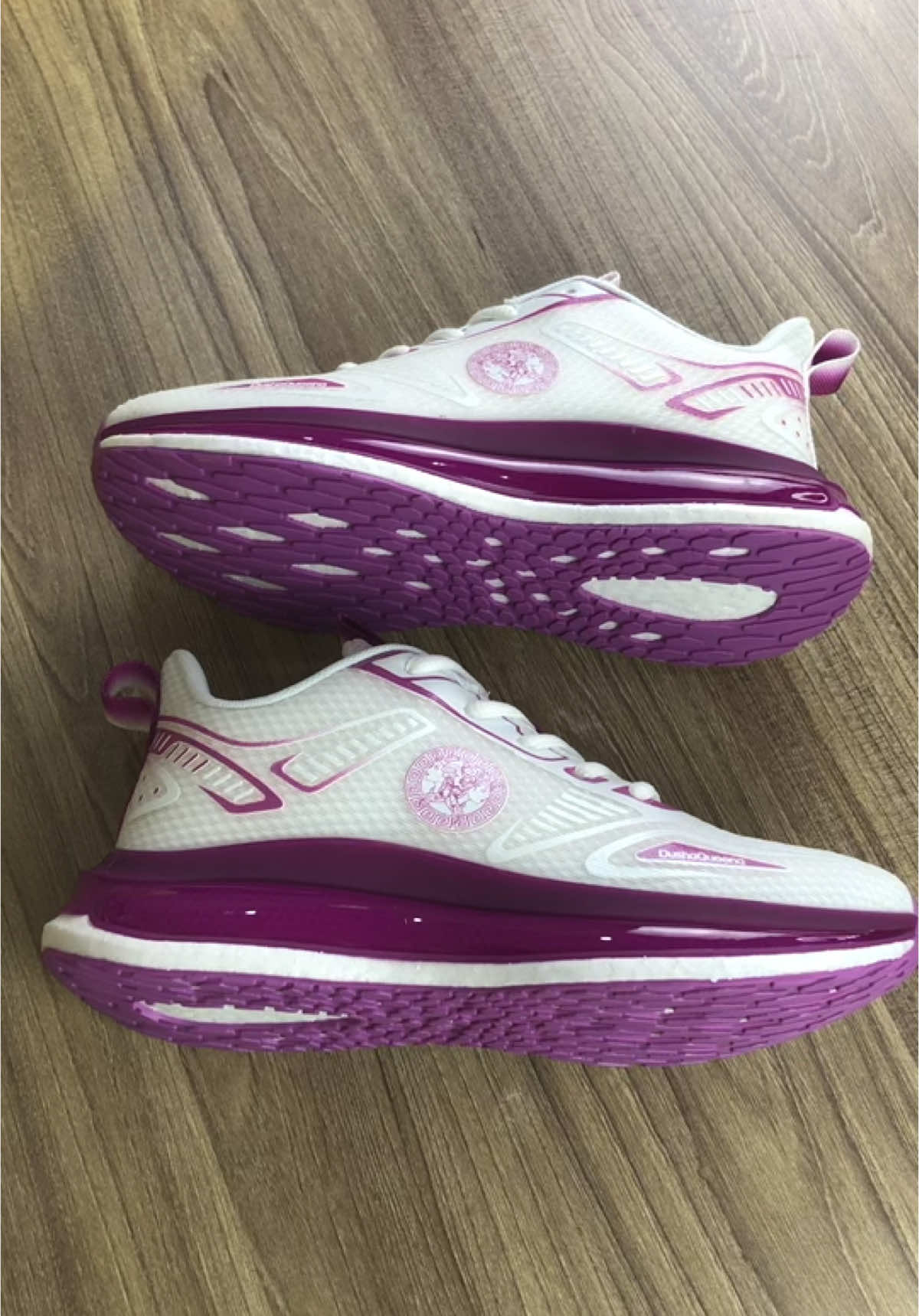Mẫu mới rất là nét luôn ạ #giaynoidiatrung #giaythethaonu #pickleball #aerobic #chaybo #gym #bongchuyen #giayxinh #sneaker #cầulông #xuhuong 