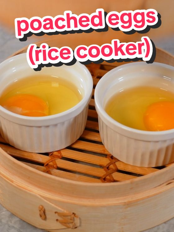 How to make poached eggs with a rice cooker 🥚🍳  Making poached eggs in a rice cooker technique. In this recipe video, we'll show you how to make poached eggs with a rice cooker and bamboo basket. @andrewlakemaker #eggs #poachedeggs #poachegg #ricecooker #perfectegg #eggrecipe #dished 