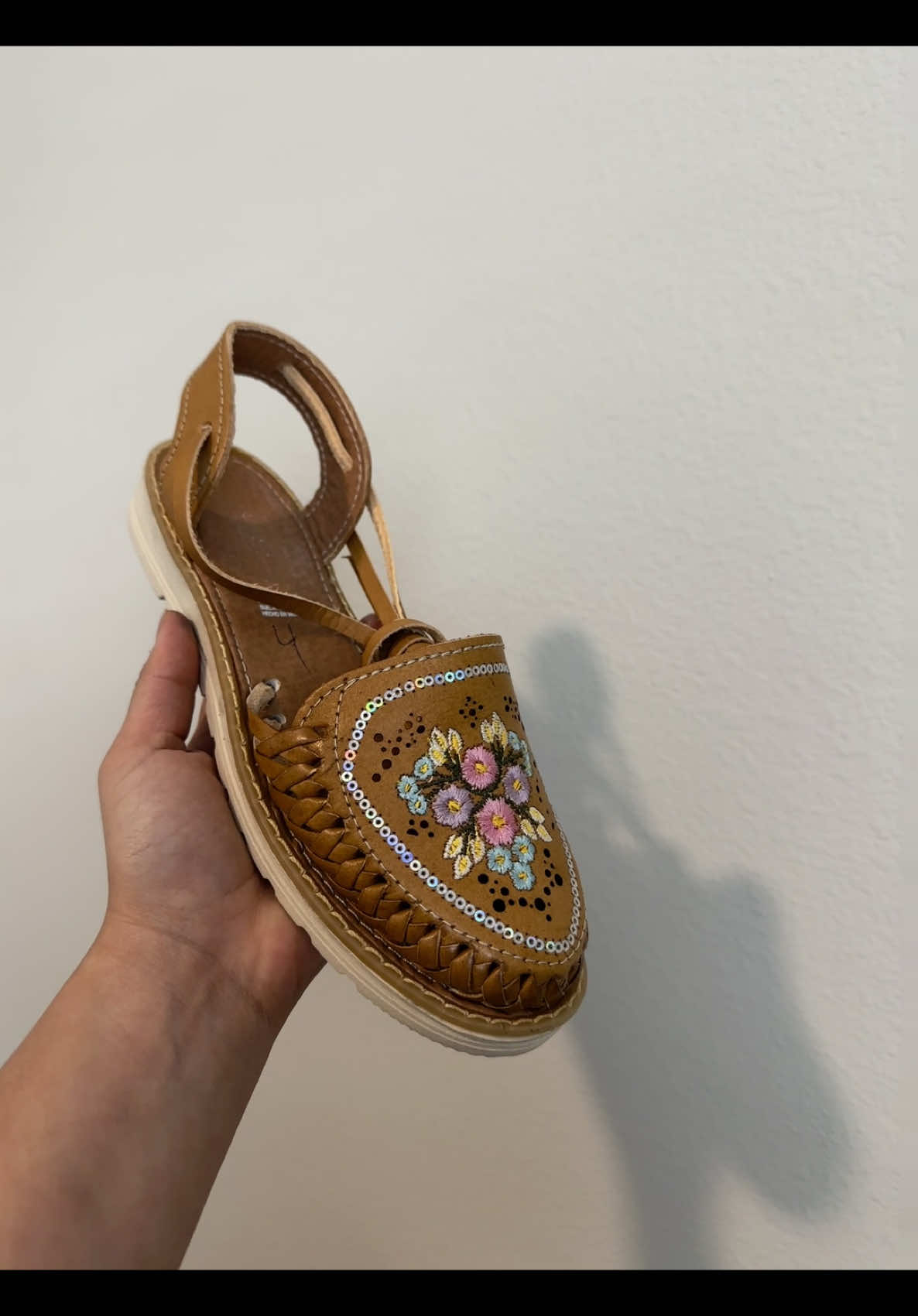 🐮Available on my TikTok shop @ValEstilo__ and my website!!! ValEstilo.com #OOTD #coquette #fresita #huaraches #latinas #huarachesartesanales #fyp #parati #explore #dallas #texas #fypシ #huarachesmexicanos #trending #viral #foryoupage #cowhide #cowhideboots #cowgirl #vaquera #botasvaqueras #TikTokFashion 