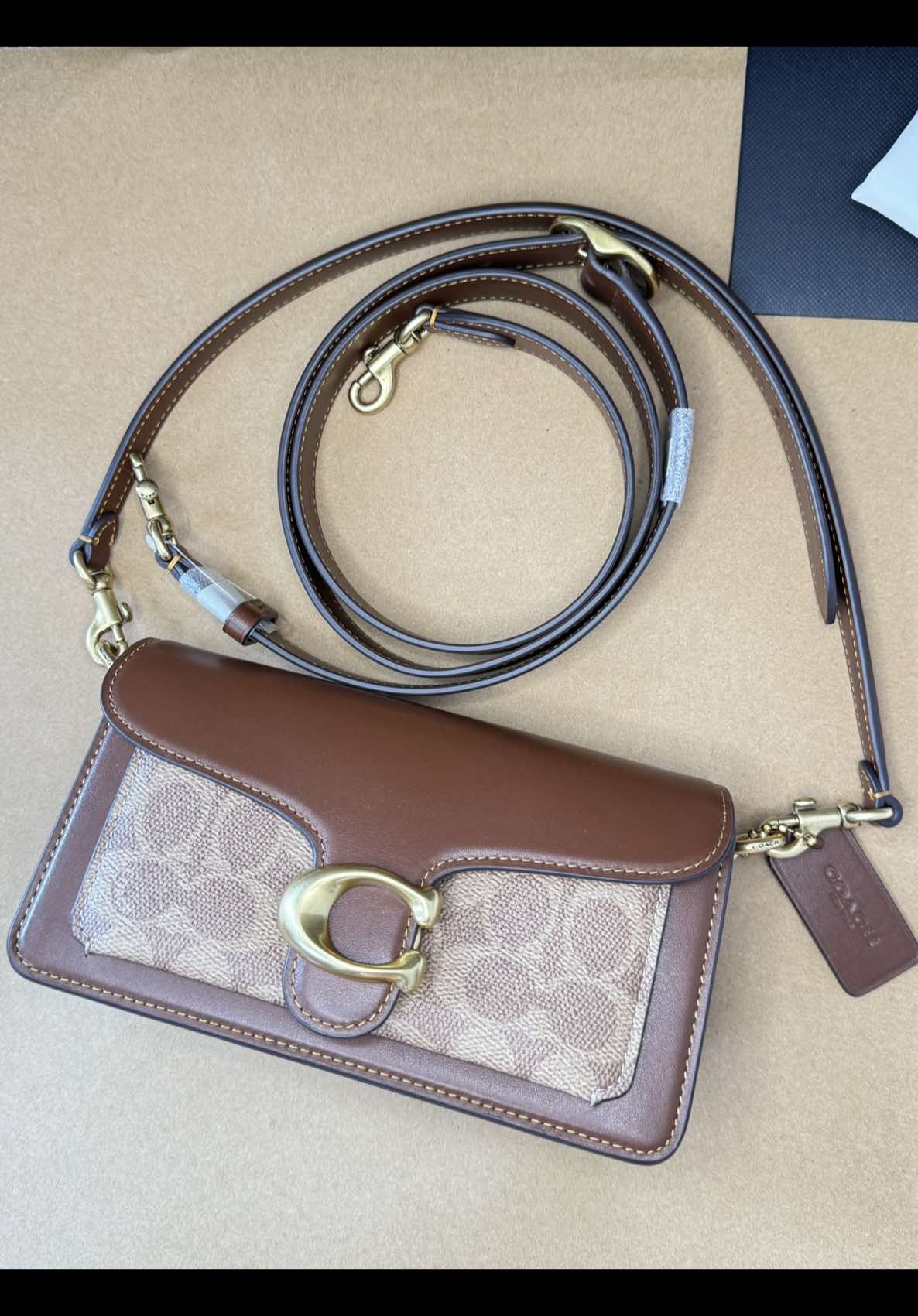 Let’s unboxing my belated Birthday Gift🎁🍫🤎🥰 @Coach Tabby shoulder bag 20 in signature canvas-Tan/Brown😍  #coach #coachtabby20 #coachny #coacheurope #coachgirl #shoulderbag 