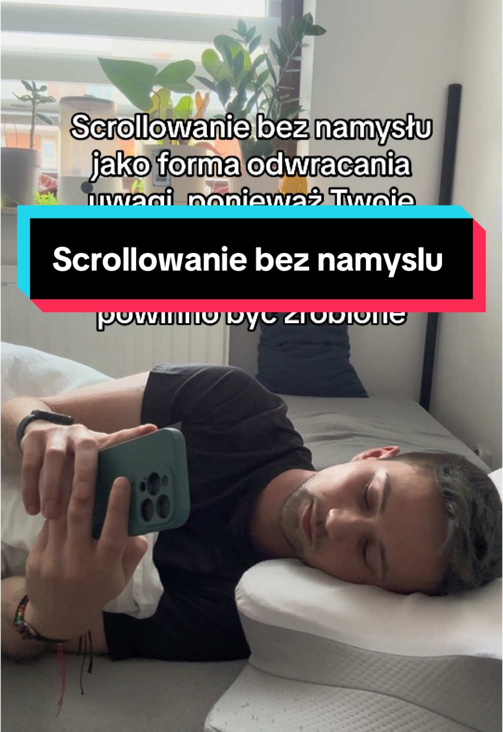 Czujesz, że nie masz siły na nic? Że nawet najprostsze zadania cię przerastają?🫨 To nie przypadek. To skutek tłumionych emocji.  Tłumienie emocji odbiera nam nawet 90% energii życiowej.😱 Umysł cały czas „trzyma w ryzach” to, czego nie chcemy czuć: ❌złość, ❌smutek,  ❌lęk,  ❌rozczarowanie,  ❌żal. I wtedy zostaje nam tylko energia na to, co nie wymaga od nas zbyt wiele: 👉🏻siedzenie, scrollowanie, oglądnie seriali. A paradoks polega na tym, że im więcej scrollujesz, tym mniej czujesz. I tym mniej masz siły, żeby naprawdę coś zmienić. Jeśli chcesz przerwać ten cykl, nie potrzebujesz motywacji. Potrzebujesz techniki, która pomoże Ci radzić sobie z emocjami ❤️ Czy przyszła już pora aby nauczyć się akceptować i uwalniać emocje, a nie je tłumić. Jeśli chcesz, żebym Cię tego nauczył– napisz do mnie wiadomość prywatną  o treści „sesja” i umów się na spotkanie indywidualne. 😊 Zapraszam- Kamil!  #emocje #uwalnianieemocji #rozwoj #swiaodmosc #psychika 