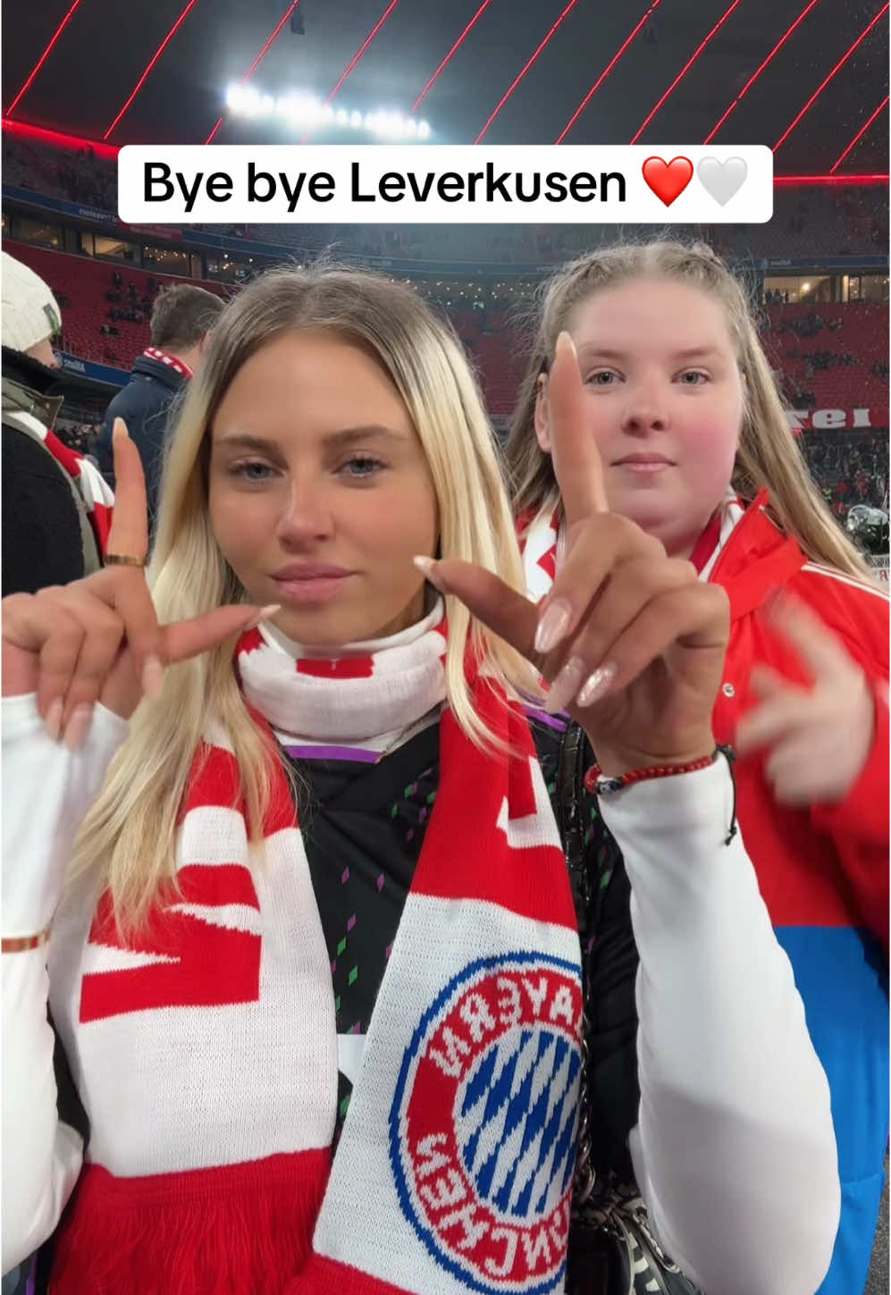 Bye bye Pillen ❤️🤍🏆 #alexamiabayern #fürdich #fcb #fypsounds #fcbayern #favorite #bayernmünchen #friends  @MiaSanLele ❤️🤍