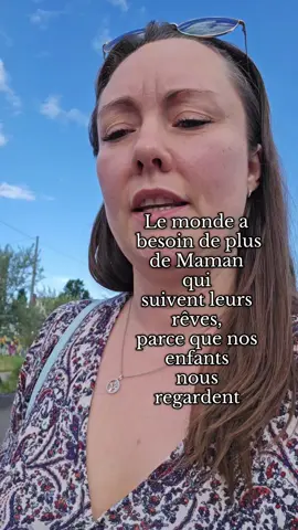 A chaque fois que l'on ose vivre nos passions, on leur montre que c'est possible. On leur montre l'exemple, il nous observe et nous admire.  Alors je montre à ma fille le monde qui l'entoure et que c'est possible.  Qu'elle a le droit d'être l'élément Qu'elle a le droit de faire ce qu'elle veux  Qu'elle doit toujours se choisir  #mindst #mindsetmotivation #maman #mèrefille #bonheursimple 