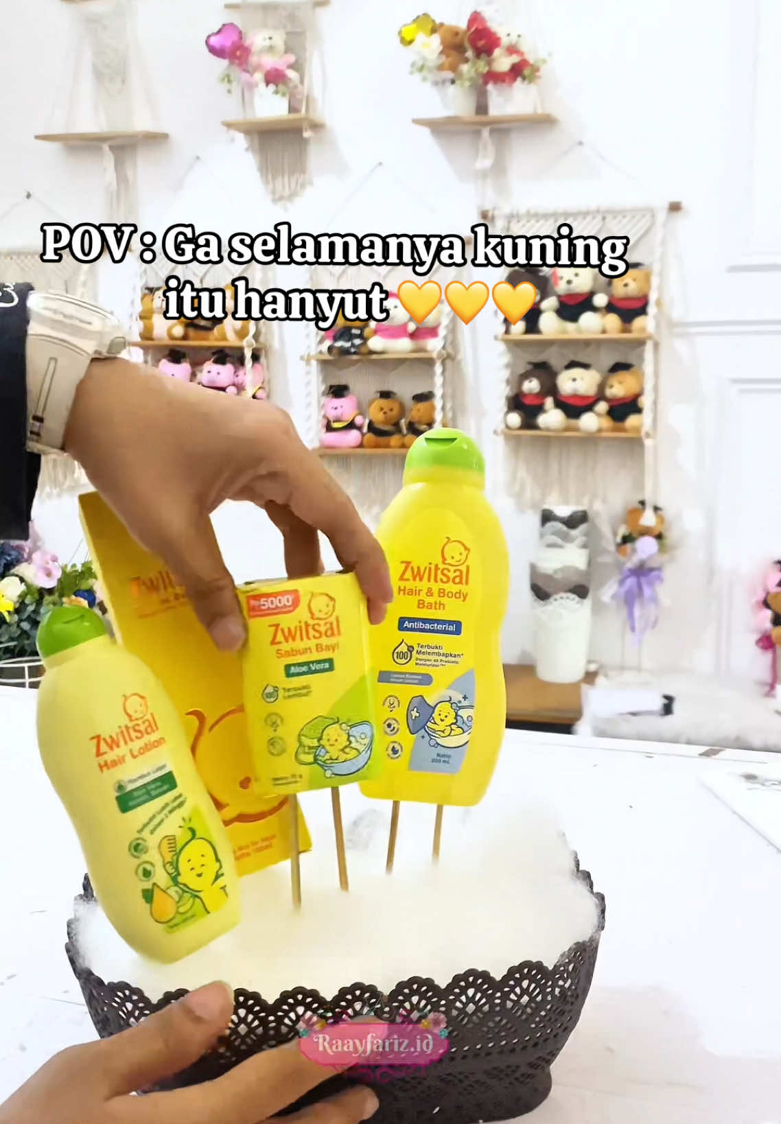 wkwkwk canda kuning.. Duuuuh gemeesss bgett, mau ngasih dede