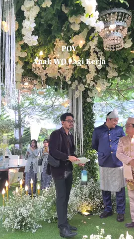 POV Anak WO kalau Lagi Kerja🔥  Anak-Anak WO yang super act of service dibalik acara Wedding kamu nih!🥳🙌🏻 #weddingorganizer #weddingorganizerjakarta #wojakarta #crewweddingorganizer #crewwo #wedding #weddingplanning #weddingplanner #weddingtips #tipswedding #weddings #weddingday #weddingvibes #weddingpreparation