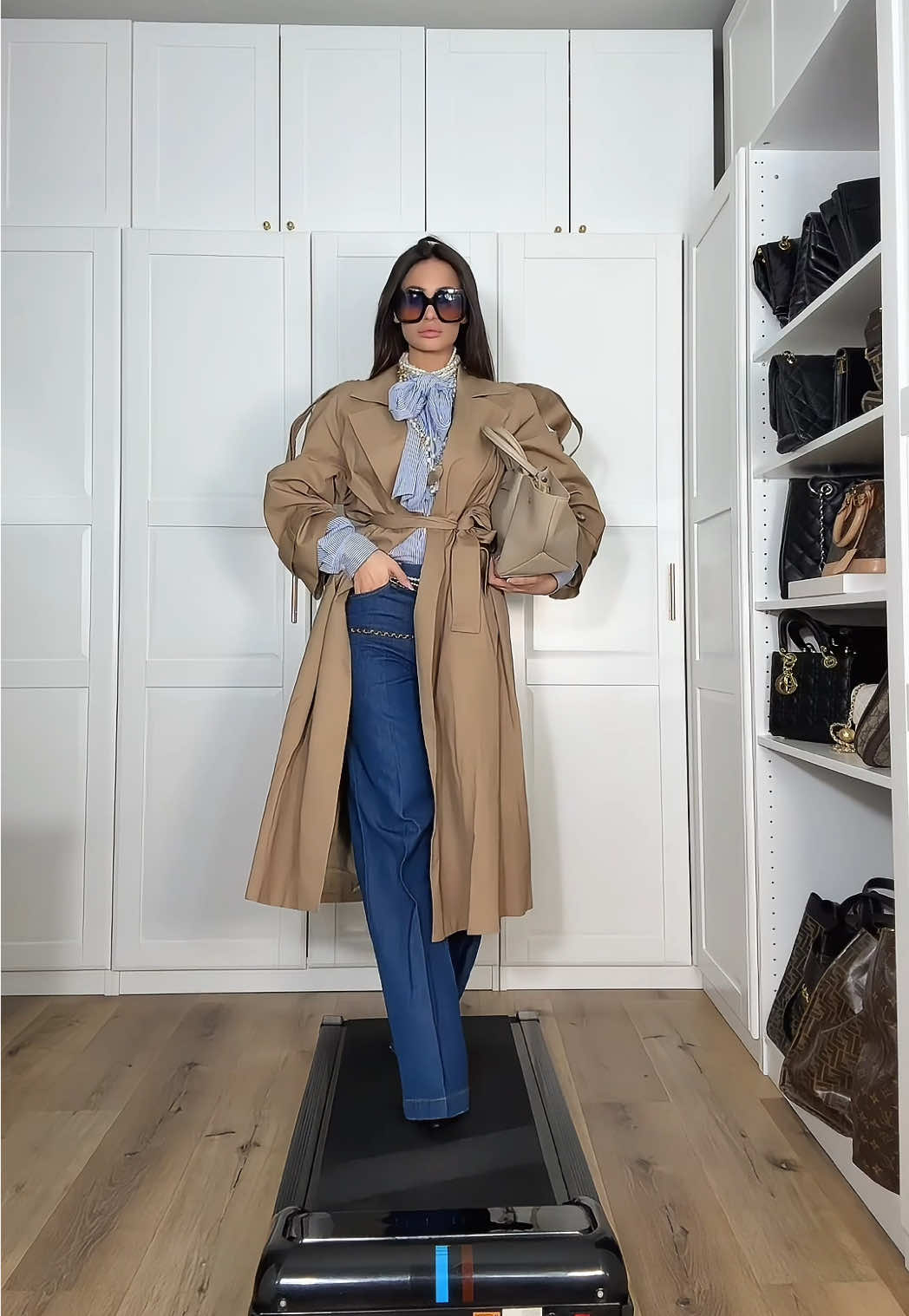 @Please Fashion  #DenimLovers #adv                                    #fashiontok #elegantstyle #outfitideas #outfitinspo #fyp #mostviralvideo #catwalk #catwalkchallenge #catwalkmodel 