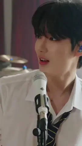 kenalan nih guys kband baru, mereka masih kicik2 semwah 🤏🏻 #hayoojoon #kimshin #cru #juhwan #axmxp #kband #fnc #actor #kdrama #springofyouth #netflix #ost 