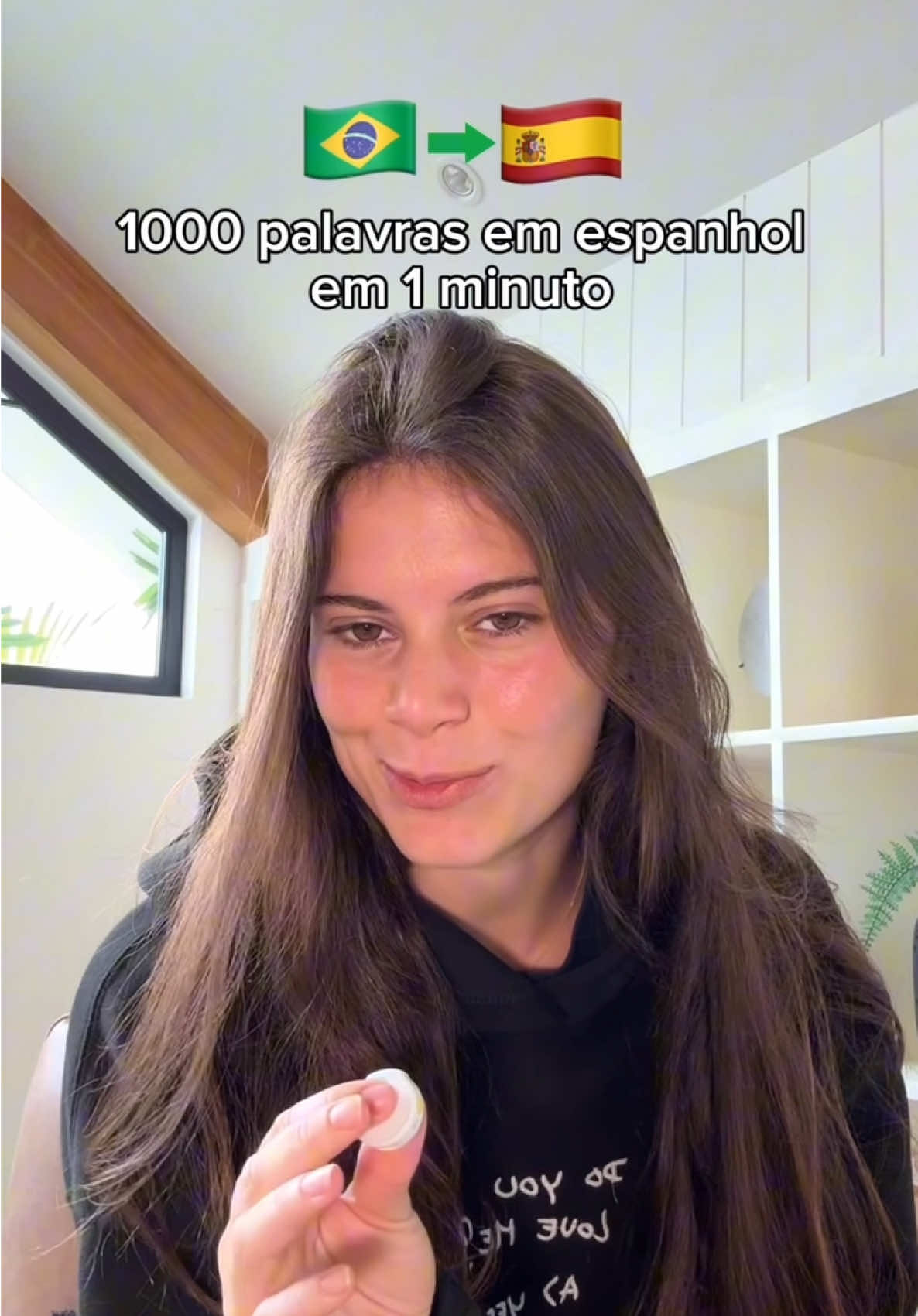 4500 palavras do espanhol em um minutooo!!! isso não tem nada a ver com o meu método, mas se você tem vontade de falar várias línguas estrangeiras que nem eu falo o português, escreva “ação” pra eu te mandar mais informações!♥️