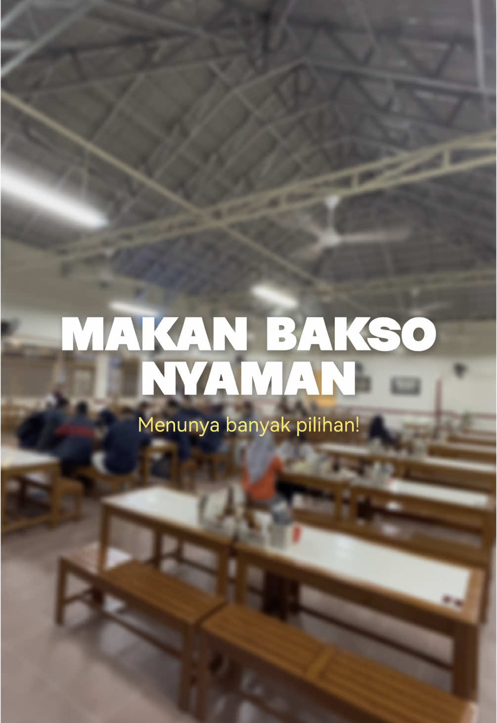 Nah gini dong makan baso tempatnya luas, parkirnya luas, kipasnya juga banyaaakk jadi nyaman, yang paling diperhatiin sih hebat banget pelayanannya super 100% bikin mau balik lagi! Emang ya gak harus enak aja, tapi pelayanan yang ramah tuh bisa bikin nagih balik lagi. Goodjob @Bakso Tujuh Pemuda  #kuliner #kulinertiktok #kulinerbogor #bogorkuliner #rekomendasiresto #placetogo  #placetogobogor 