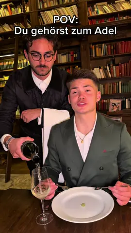 @DerSchäng und die Majestät zum Abendmahl🥂🍇