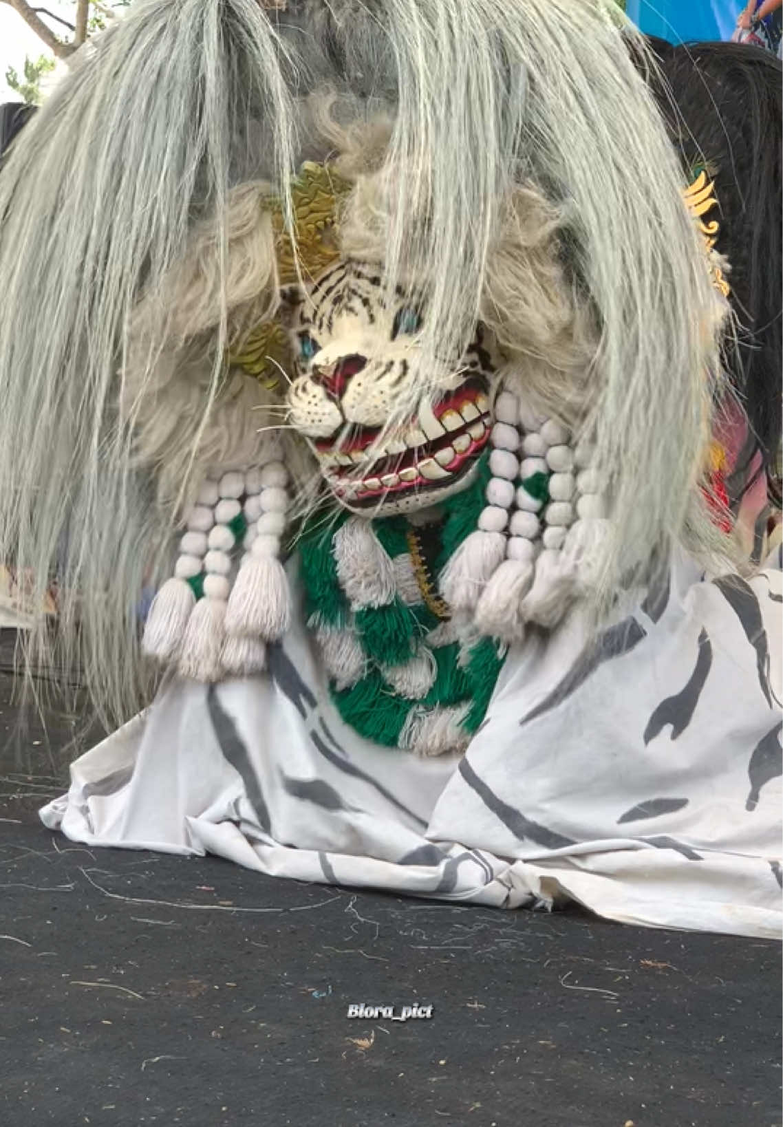 Tuku jeruk keleru gulo , Ojo jeru jeru lek ending e loro . . . . . #katakata #tetepsemangat #barongan #baronganblora #fyp #blora_pict #4u #real #intermilan #titipanrindu 
