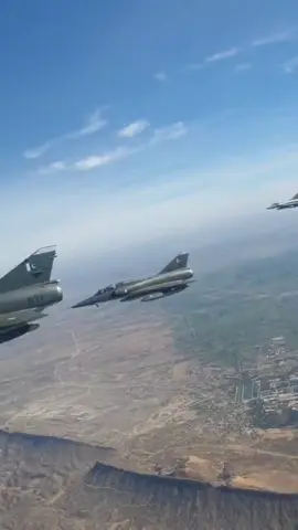 #pakistanairforce #petrolling #jf17thunder #pakistanindiaborder #viralvideo #tiktok #india #pakistan 