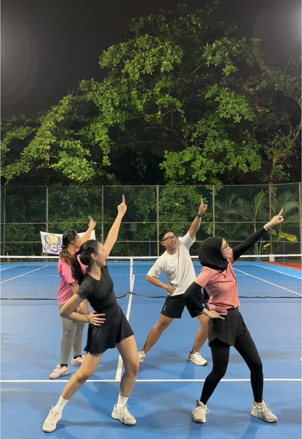 Mengakhiri sesi tennis kali ini dgn senam velocity