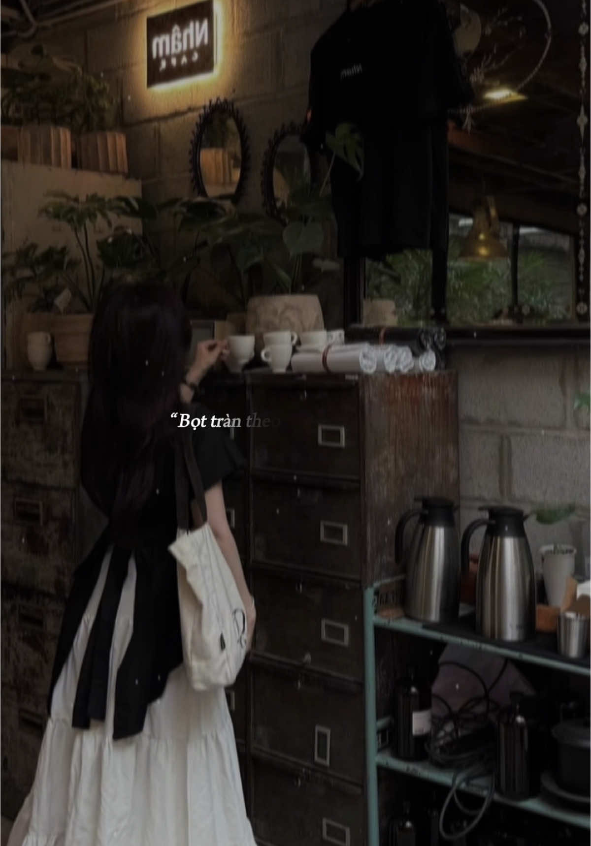 Nằm nghe sóng vỗ từng lớp xa#CapCut #xuhuong #cuộcsống #remix #tình_yêu #sofa #giảitritiktok #giaitri #buon #tìnhcam #giảitritiktok #nhac #yeudoi 