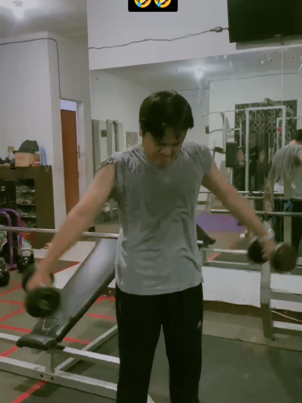 jangan lupa olahraga yaa #gym #trendingvideos #foryourpage #fyp #fakesituation⚠️ #fypシ゚viral #masukberanda #bismillahfyp #fakesituation #fyp #fypindonesia #tiktokviral #tiktokers #tiktokindo #tiktokhot #tiktoklover #CapCut #calisrox 