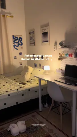 Membalas @vitrisss nih yang suka minta spill lampu yang ada di meja, cuma 40rb an aja harganya murce 😘 cocok bnget buat lampu kamar, karena cahaya bener bener nyaman🧘🏻‍♀️ #lampukamaraesthetic #lampukamar #lampuaesthetic #fyp #lampubelajar  
