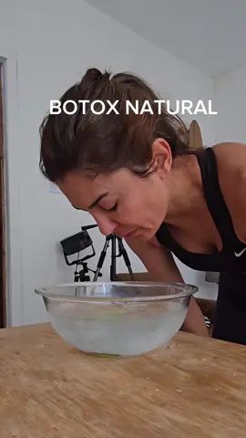 Faço 20 segundos todos os dias. Relaxa o sistema nervoso e ativa as células mitocôndrias. Traz rejuvenescimento instantâneo. #rejuvenescimento  #GELONOROSTO #GELO #LIMAO #BOTOX #OLHEIRA