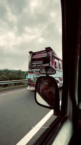 එයා සැර පෑගිල්ලක ❤️👽 @මල්මි පැටික්කි  #malmipatikki #srilankabus #modifiedbus #tikktok #downsouth🇱🇰 #creatorsearchinsights #fyp #viral #hi_tiktok_viral_my_video_plzzz #onemillionaudition #likes #srilankan_tik_tok🇱🇰 #southside #smokio 