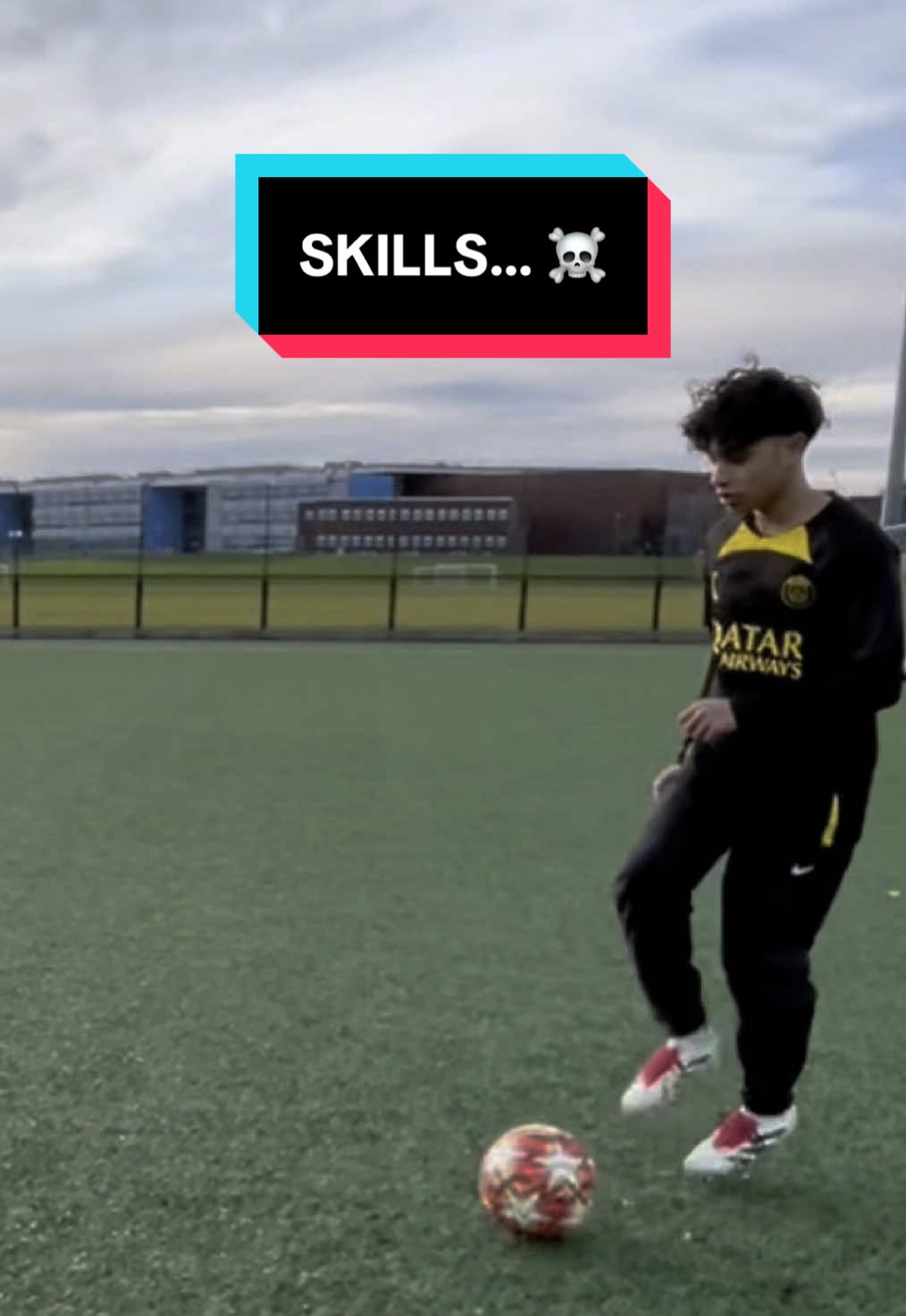 Crazy iman skills! 🇧🇷🤯 #footballskills #footballtiktok #1v1football #viralfootball #jogabonito #football #skills #neymar #fyp #viral #bringbackjogabonito 