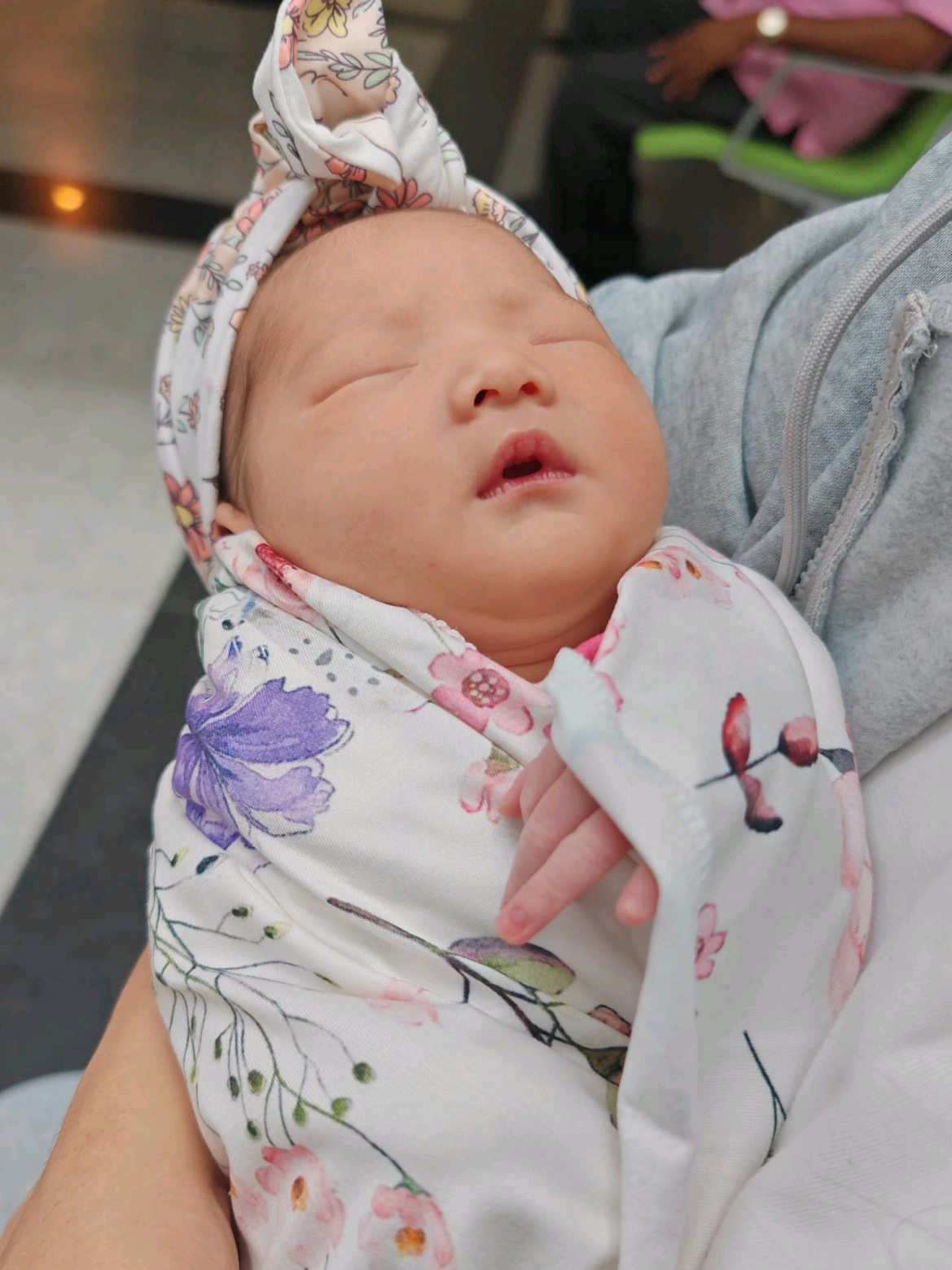 Bunyi bayi baru lahir yang paling comel… kecil je, tapi buat hati cair! Edisi khas dari Sound Zoo 100. 👶🏻❤️ #SoundZoo100  #EdisiKhas  #BunyiBayi  #SuaraComel  #BayiBaruLahir  #BunyiManja  #HatiCair  #BabyASMR  #BunyiIstimewa  #tinysounds 