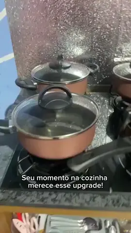 Transforme sua cozinha com o charme e a eficiência do Jogo de Panelas Antiaderente 8 Peças Rosé da R&M Alumínio. Com um acabamento sofisticado na cor rosé e um conjunto completo com tampas de vidro e antiaderente de qualidade, este kit une beleza, durabilidade e praticidade para o dia a dia de quem ama cozinhar com estilo. Comente Eu Quero, te enviarei o link!  #achadinhosdasemana #promocao #descontododia #panelas #antiaderente #cozinhacompleta #ofertas 