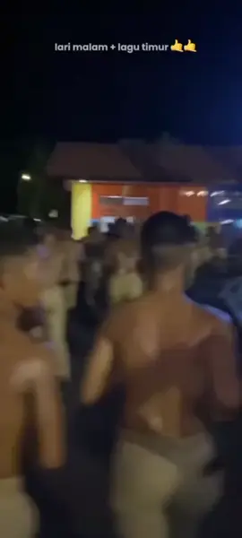 olahraga Malam dulu taruna Poltekpel Barombong  #fypage #fyourpage #taruna #tarunaindonesia #polteknikpelayaranbarombong  #fifit #vedioviral #vedio #fypシ゚ #tarunapelayaran #calonperwiramuda #pelautindonesia #pelaut 