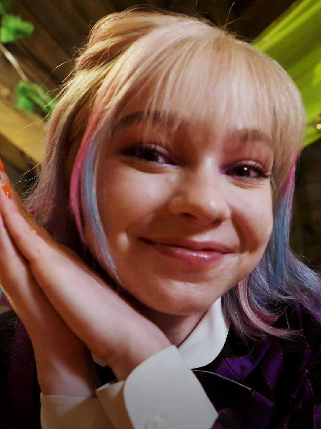 O MÃOZINHA É MUITO DIVO! Imagina ter a Enid de manicure! 💅✨ #wednesday #wandinha #enid #emmamyers #netflix #netflixbrasil #tiktokmefezassistir
